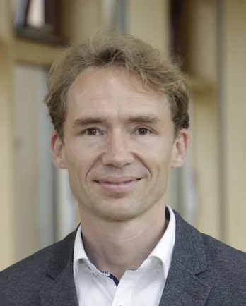 Porträtfoto Univ.-Prof. Dr. med. David Martin, Institutsleiter IfIM